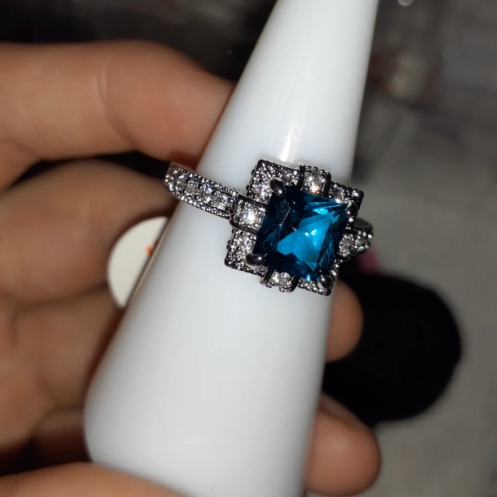Ocean blue and white topaz